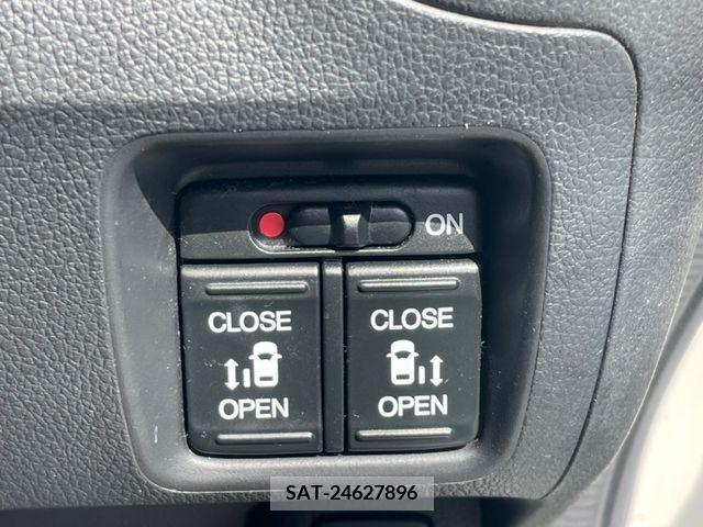 Honda N BOX CUSTOM 2016-08 201618-13
