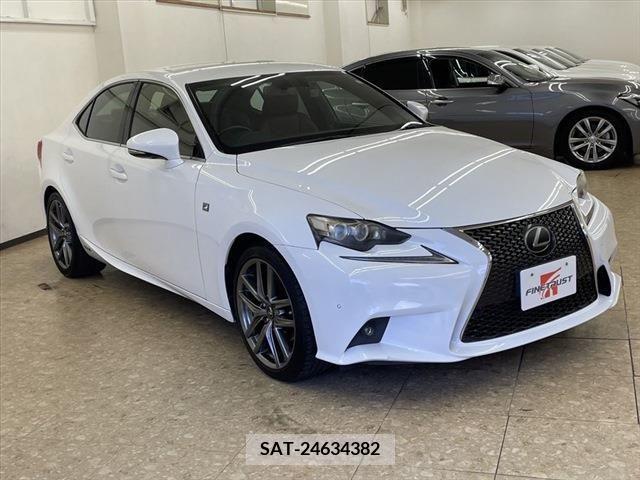 Lexus IS 2013-09 208038-2