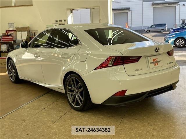 Lexus IS 2013-09 208038-6