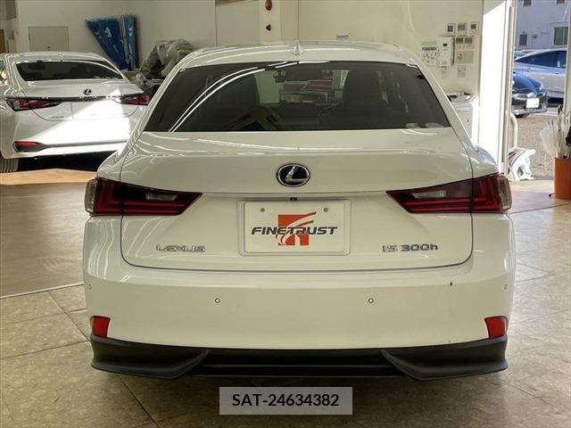 Lexus IS 2013-09 208038-5