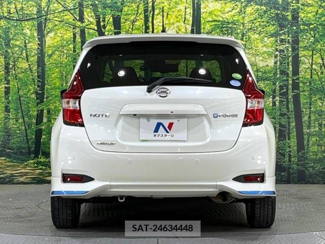 Nissan NOTE 2017-08 329770-15