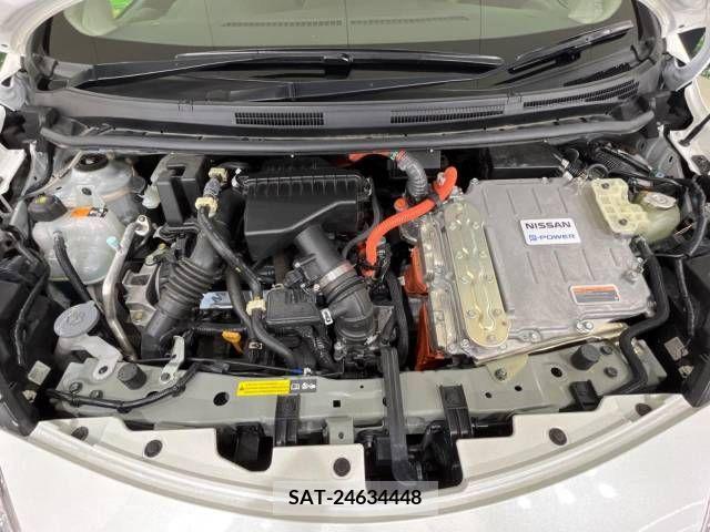 Nissan NOTE 2017-08 329770-19