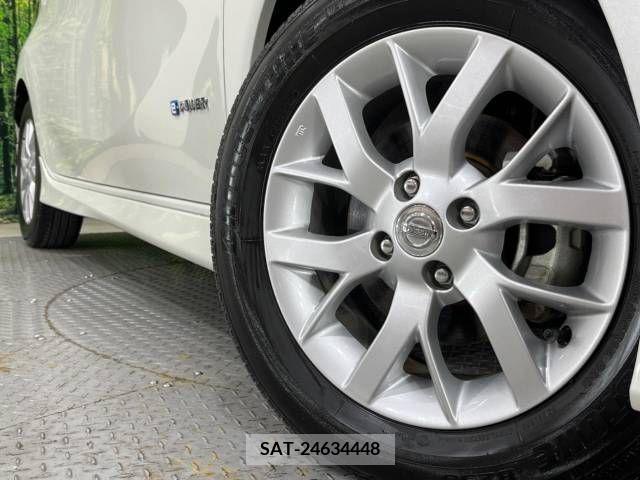 Nissan NOTE 2017-08 329770-13