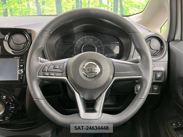 Nissan NOTE 2017-08 329770-11