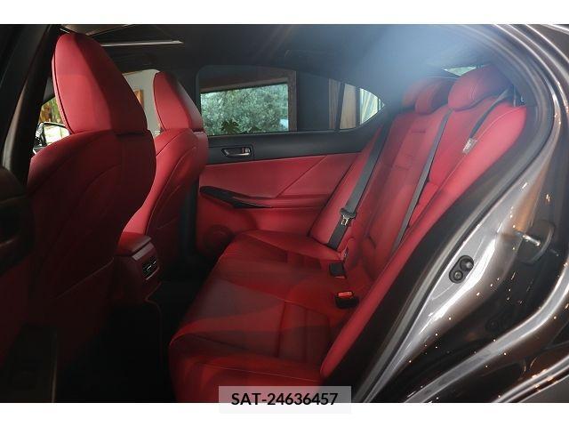 Lexus IS 2021-10 304451-15