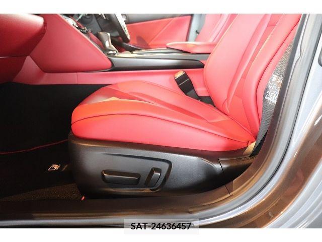 Lexus IS 2021-10 304451-13