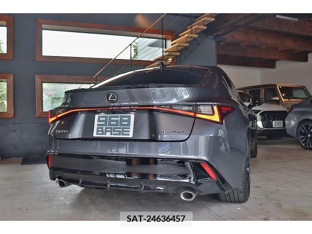 Lexus IS 2021-10 304451-7
