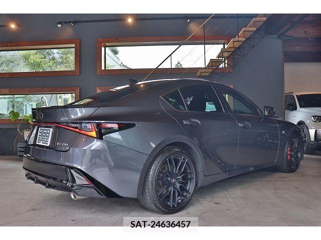 Lexus IS 2021-10 304451-5