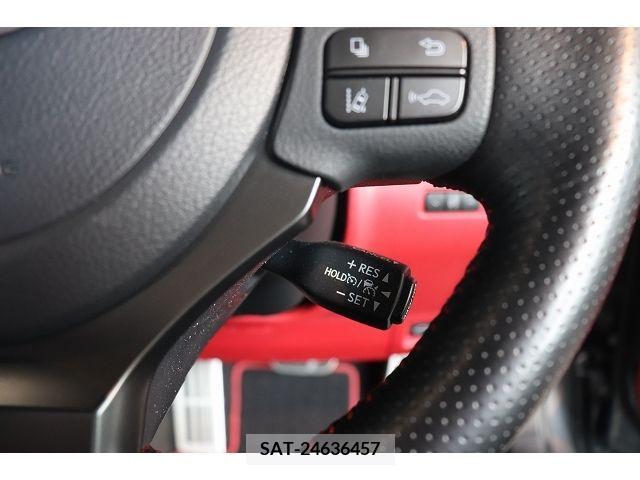 Lexus IS 2021-10 304451-19