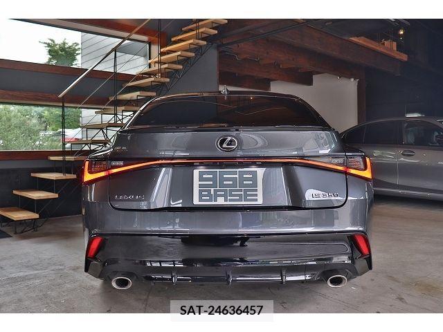Lexus IS 2021-10 304451-4