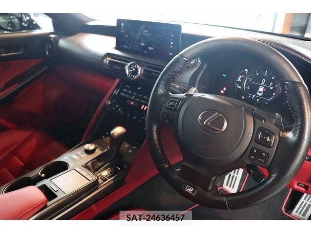 Lexus IS 2021-10 304451-17