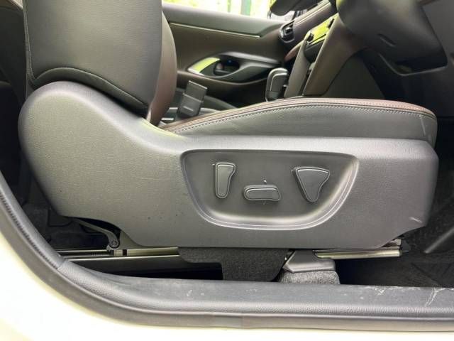 Toyota YARIS CROSS 2022-03 23489-7