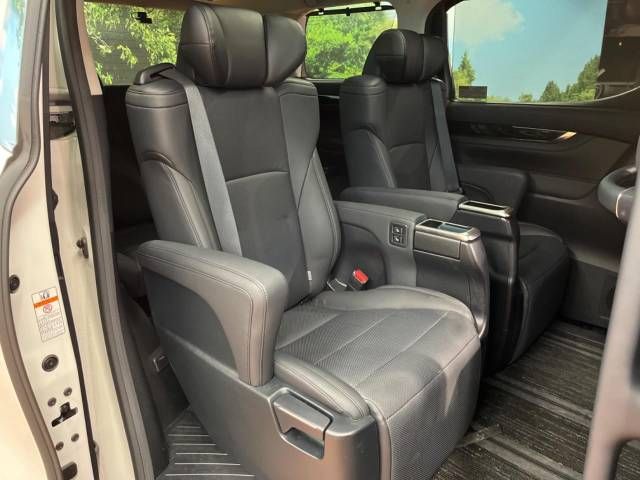Toyota ALPHARD 2021-01 194697-12