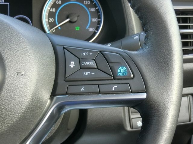 Nissan LEAF 2018-01 1828-9