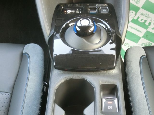 Nissan LEAF 2018-01 1828-10