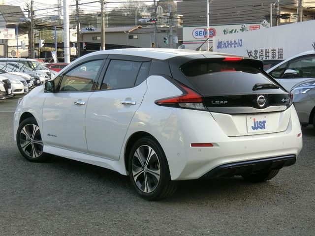 Nissan LEAF 2018-01 1828-1