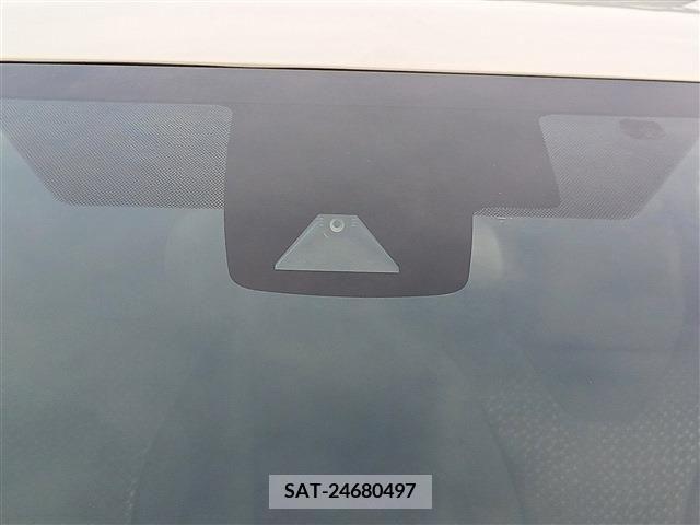 Toyota PRIUS 2018-04 366308-6