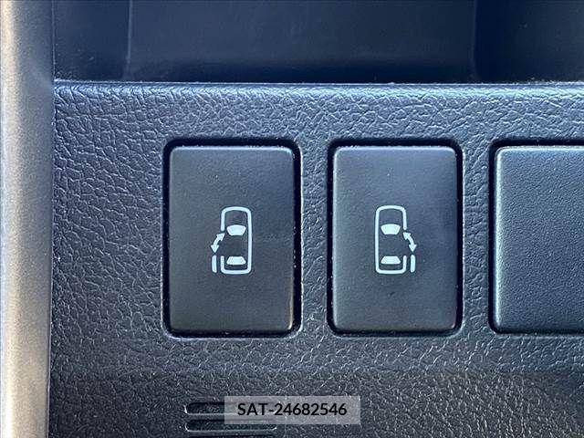 Toyota VOXY 2013-06 321349-4