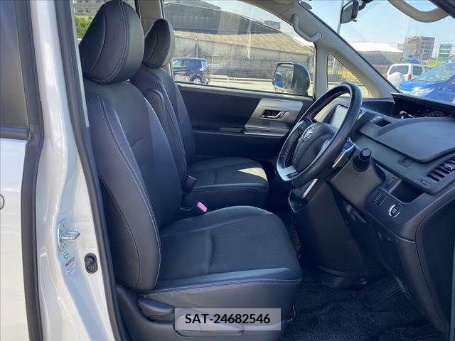 Toyota VOXY 2013-06 321349-15