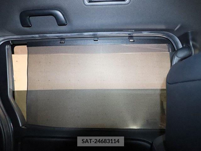 Toyota NOAH 2018-11 365103-26