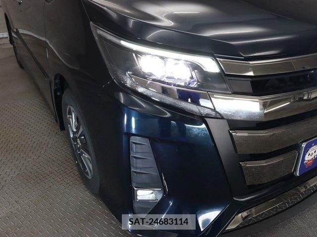 Toyota NOAH 2018-11 365103-19
