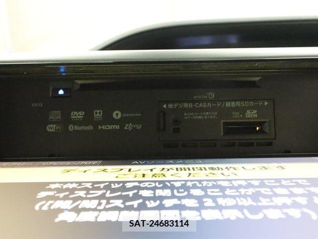 Toyota NOAH 2018-11 365103-16