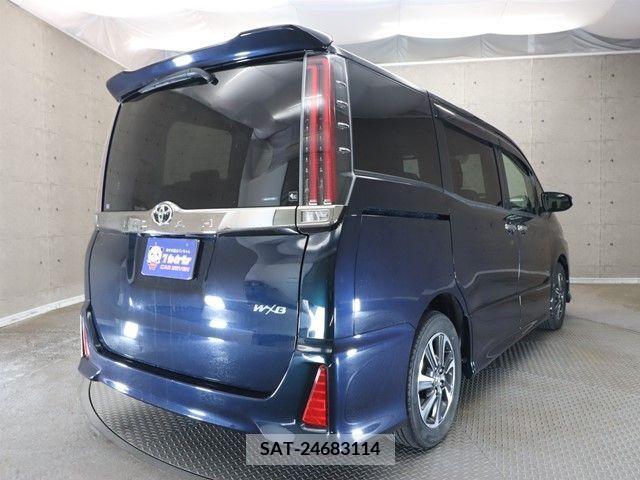 Toyota NOAH 2018-11 365103-1