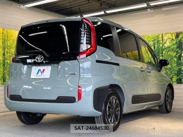 Toyota SIENTA 2022-10 313382-17