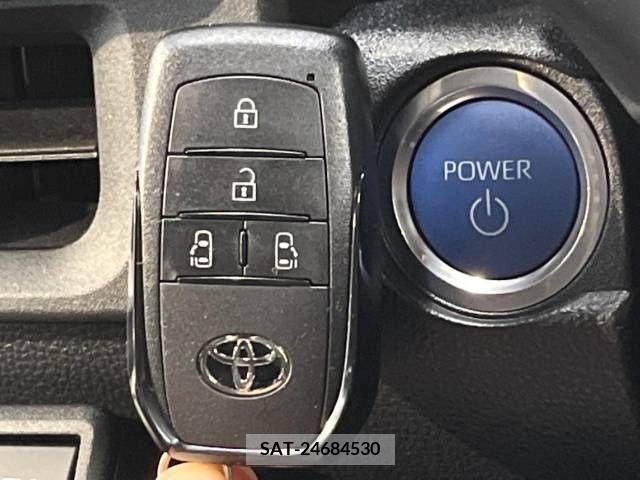 Toyota SIENTA 2022-10 313382-7
