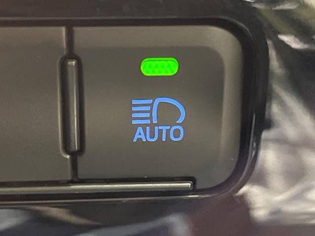 Toyota PRIUS 2021-03 184873-7