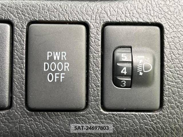 Toyota VOXY 2011-03 257423-6