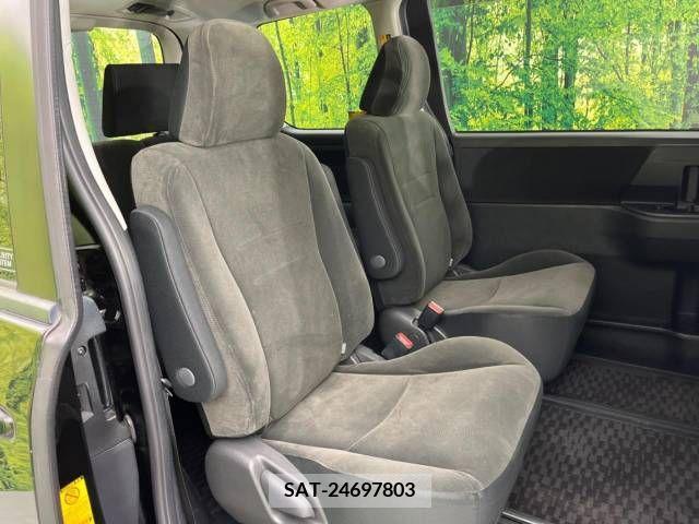 Toyota VOXY 2011-03 257423-8