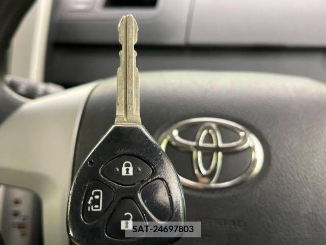 Toyota VOXY 2011-03 257423-7