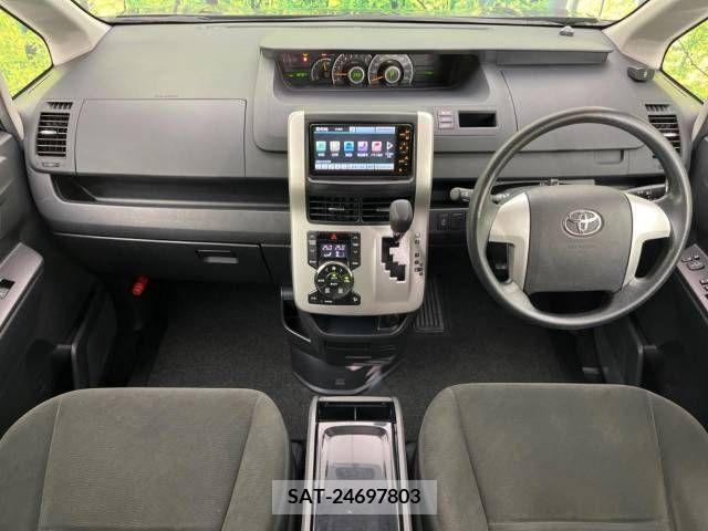 Toyota VOXY 2011-03 257423-1