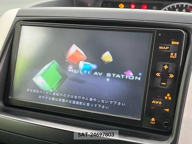 Toyota VOXY 2011-03 257423-2