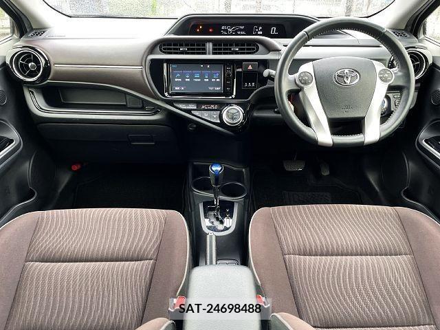 Toyota AQUA 2016-03 336717-1