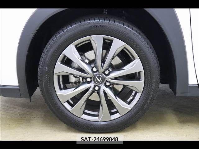 Lexus UX 2019-03 222640-23