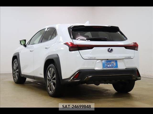 Lexus UX 2019-03 222640-19