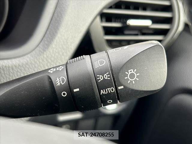 Toyota VOXY 2019-06 378343-6