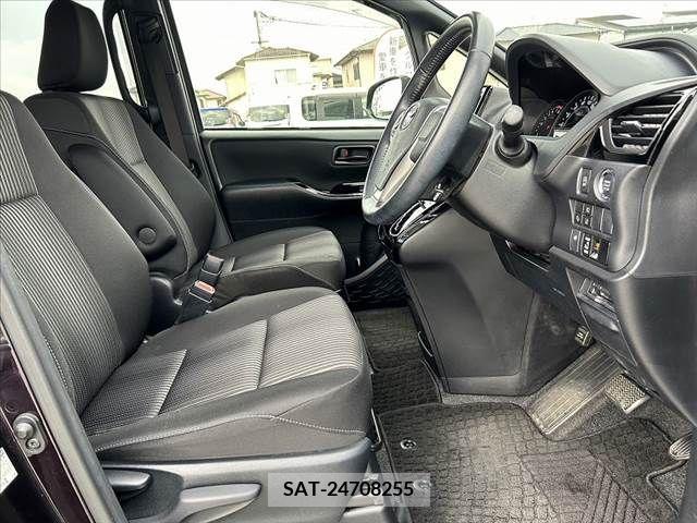 Toyota VOXY 2019-06 378343-15