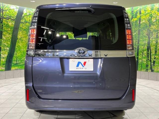 Toyota VOXY 2014-02 183997-16