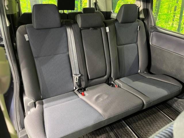 Toyota VOXY 2014-02 183997-9