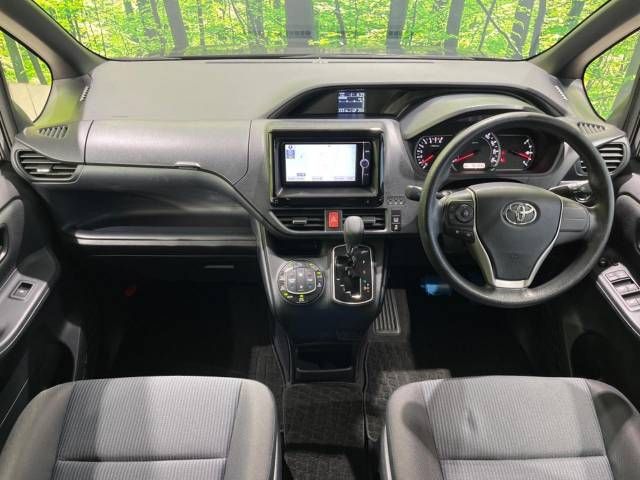 Toyota VOXY 2014-02 183997-1