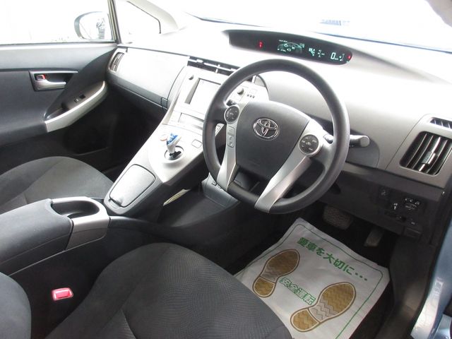 Toyota PRIUS PHV 2012-02 1740-6