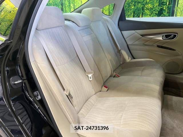 Nissan FUGA 2011-12 216737-9