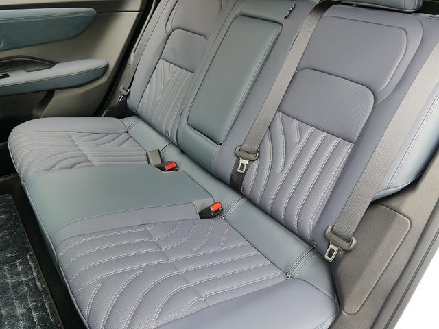 Nissan Ariya 2023-09 18562-17