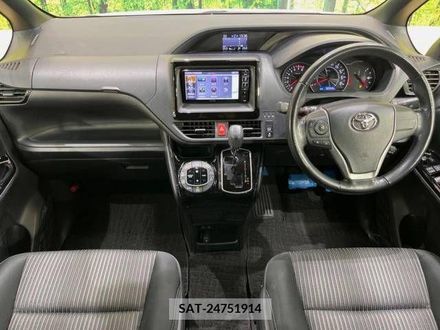 Toyota NOAH 2017-09 385015-1