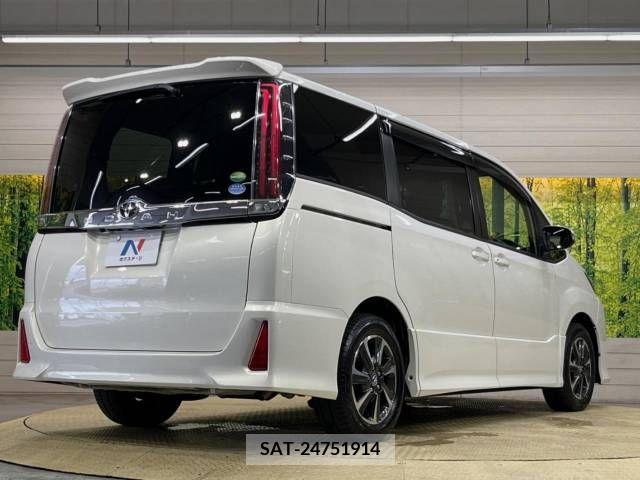 Toyota NOAH 2017-09 385015-18