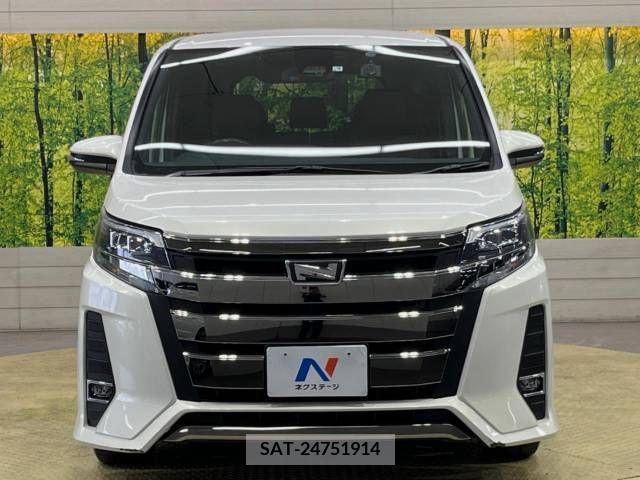 Toyota NOAH 2017-09 385015-15