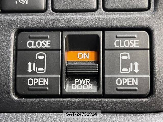 Toyota NOAH 2017-09 385015-5